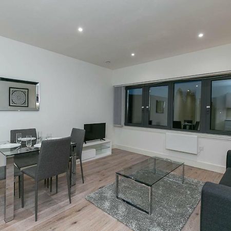 Deluxe Apartments By Heathrow Harmondsworth Buitenkant foto