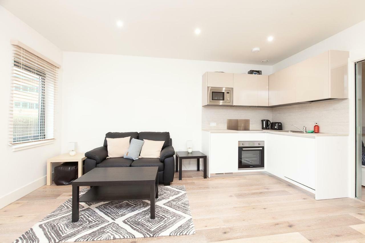 Deluxe Apartments By Heathrow Harmondsworth Buitenkant foto
