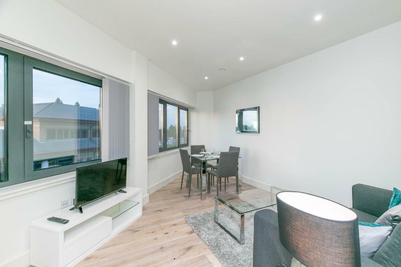 Deluxe Apartments By Heathrow Harmondsworth Buitenkant foto