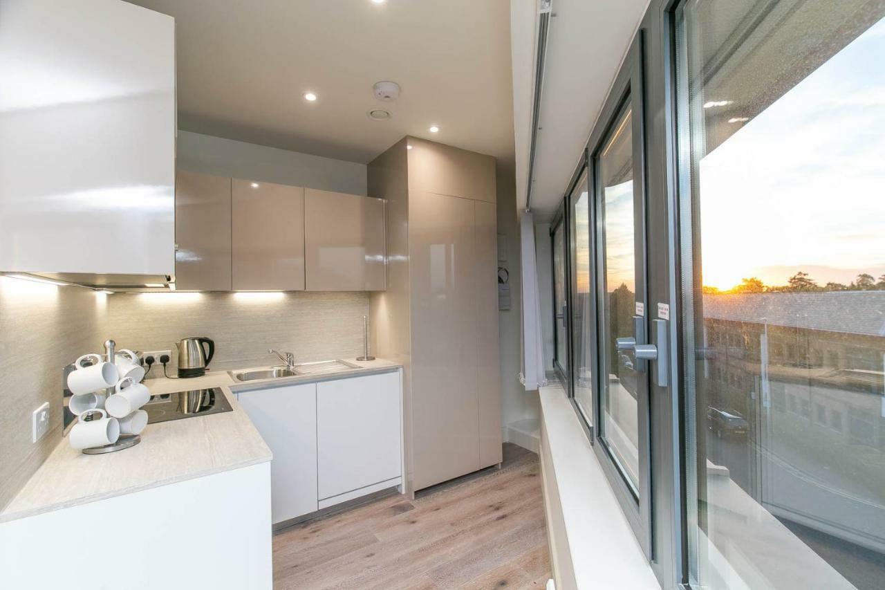 Deluxe Apartments By Heathrow Harmondsworth Buitenkant foto